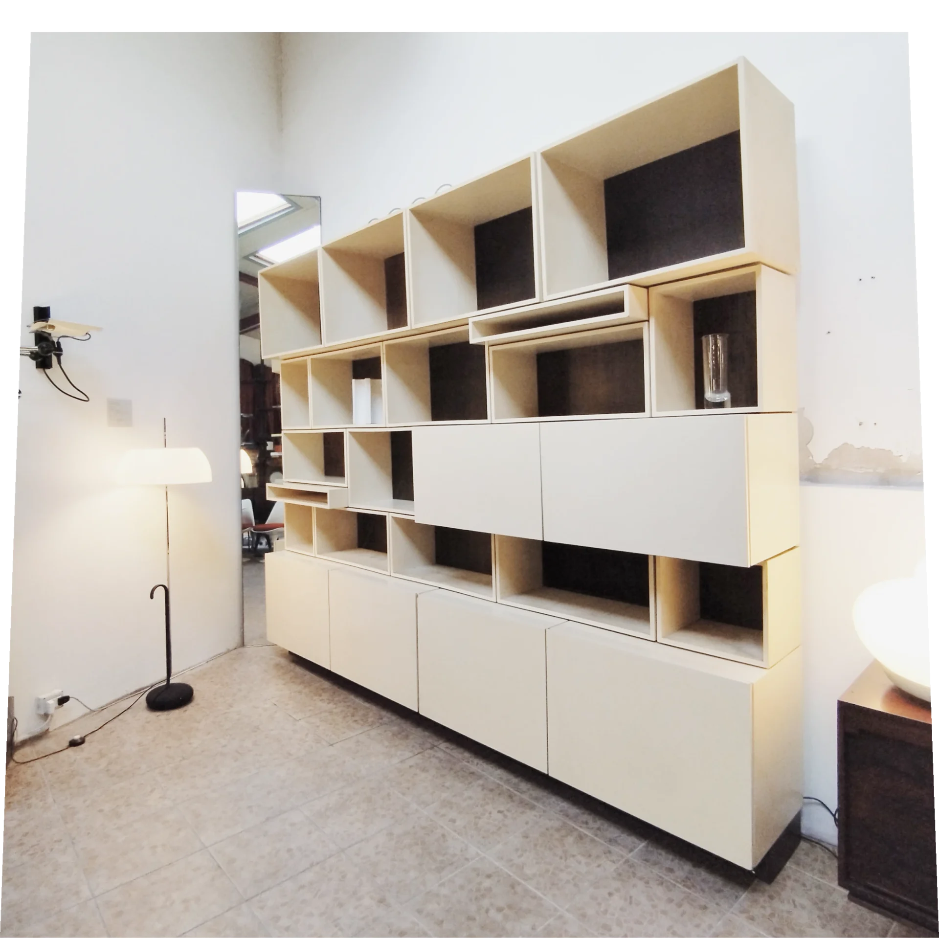 Libreria Mondrian di Spartaco Cadioli • Vendita Online Antiquariato,  Modernariato e Design • NowArc